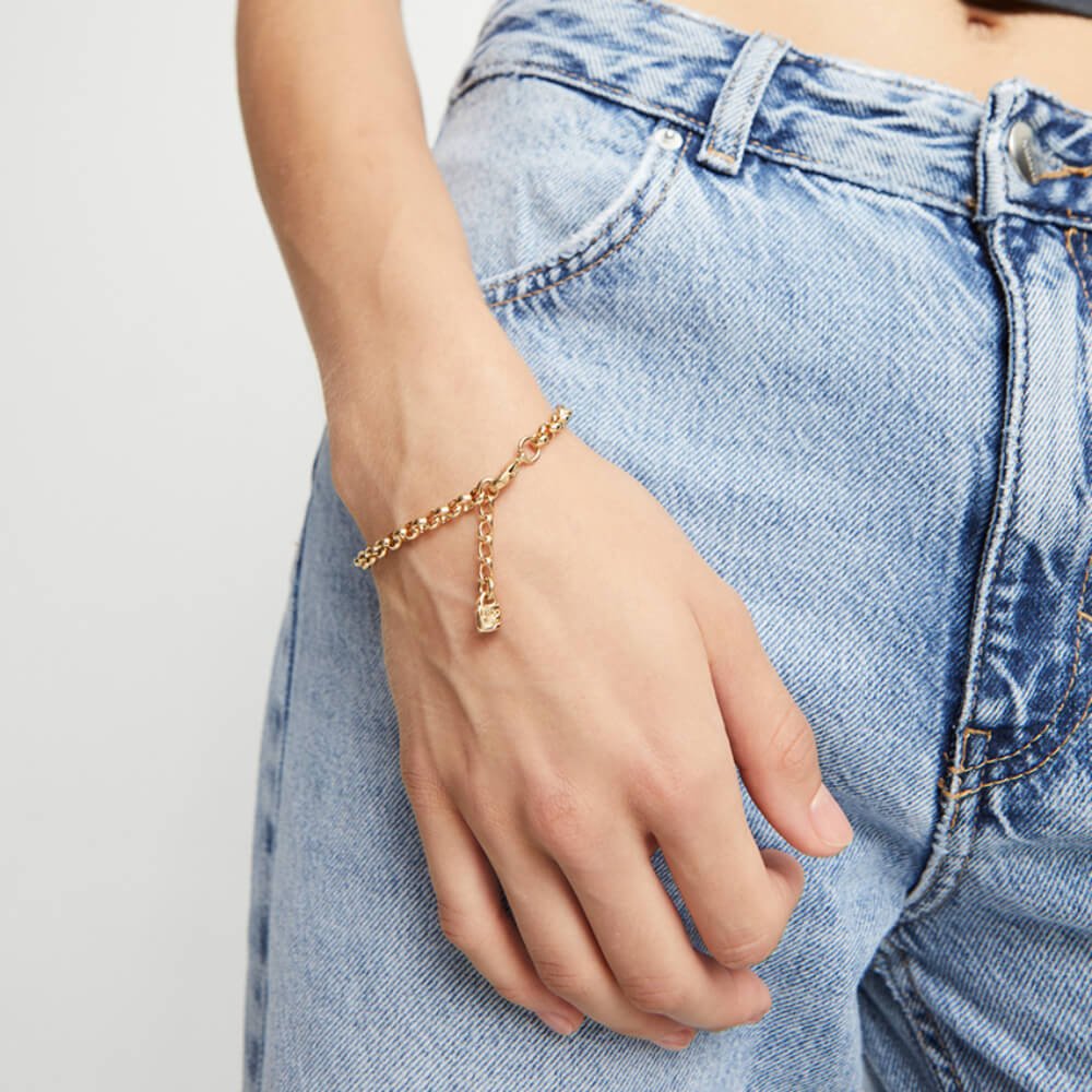 UNOde50 Gold Chain Bracelet - Image 2