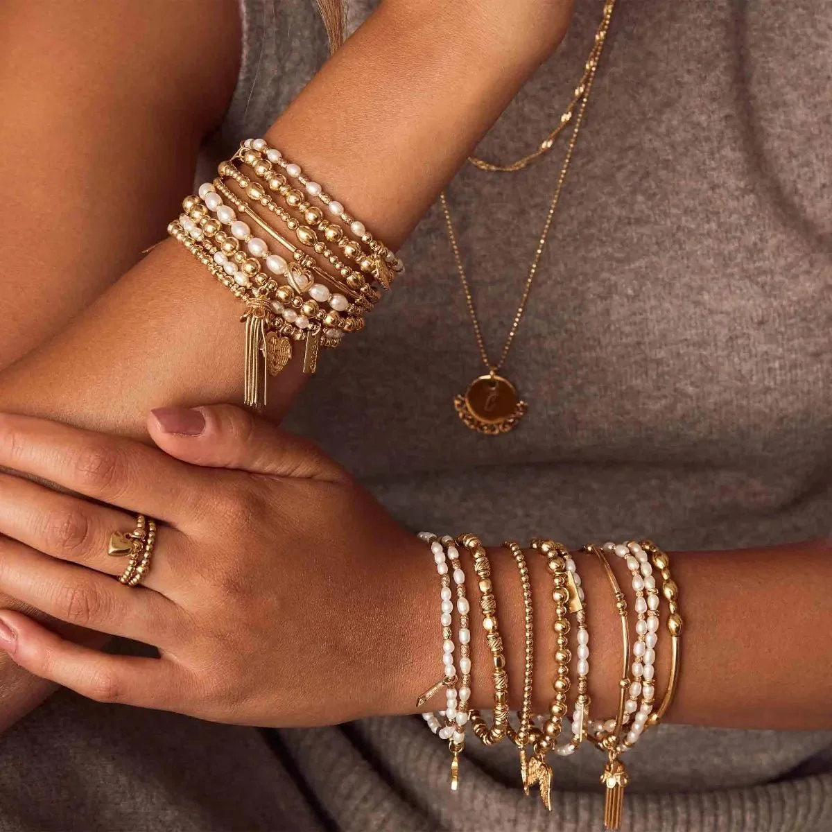 ChloBo Gold Cute Oval Bracelet - Image 3