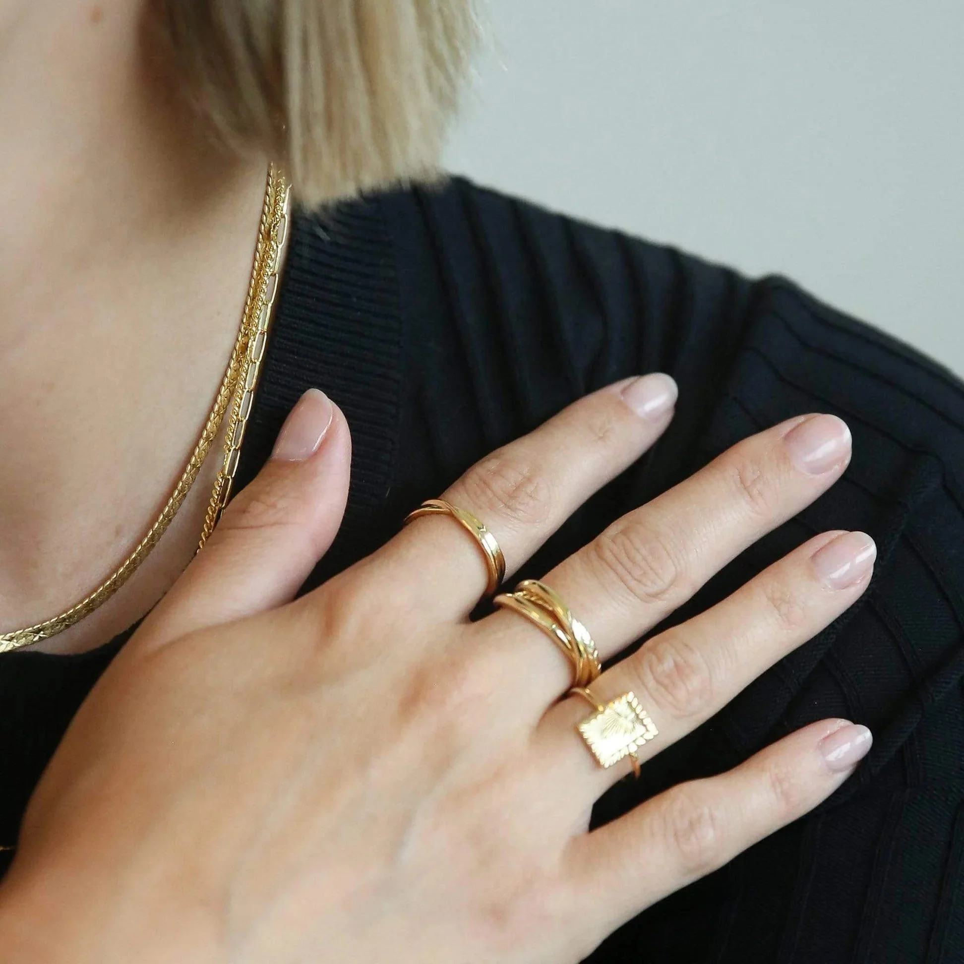 Daisy Estée Lalonde Trinity Ring - Image 3