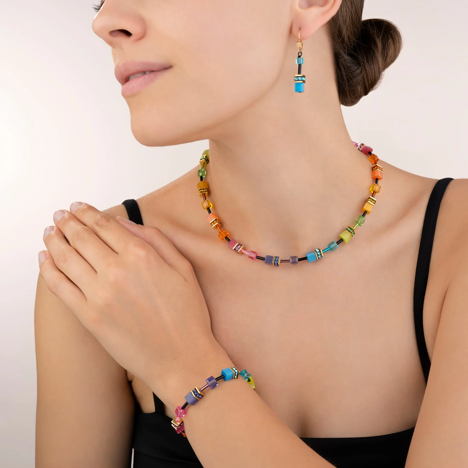 Coeur De Lion Gold GeoCUBE Multicolour Rainbow Necklace - Image 4