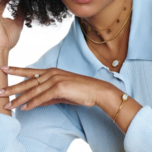 Hot Diamonds x Gemstones Gold
Silver Horizontal Oval Ring - MOP - Image 2