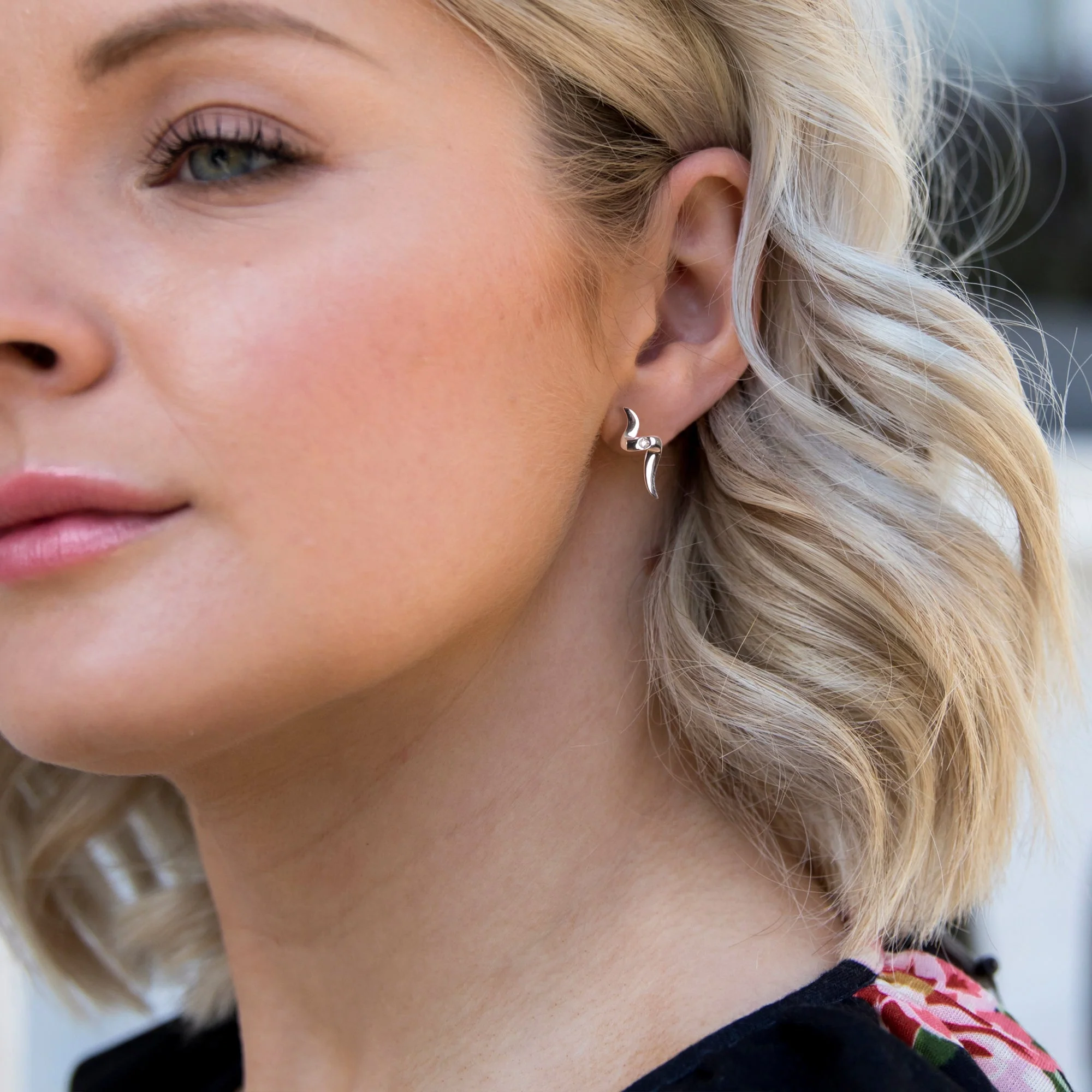 Hot Diamonds Silver Sensual Earrings - Image 3