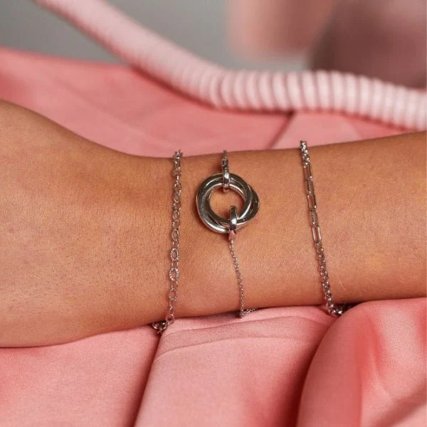 Hot Diamonds
Silver Cut Oval Bracelet - Image 2