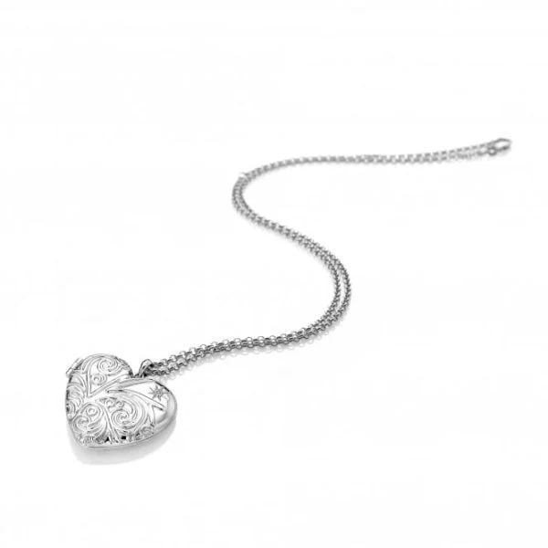 Hot Diamonds 
Silver Engraved Heart Locket
