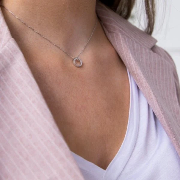 Hot Diamonds
Silver Striking Circle Pendant - Image 2