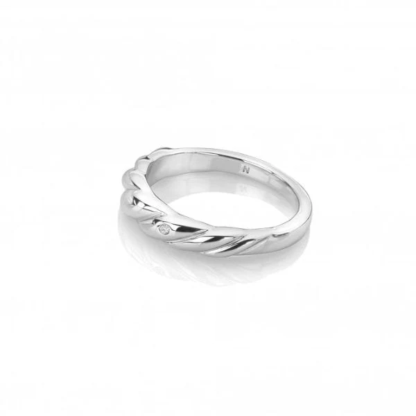 Hot Diamonds
Silver Twist Ring