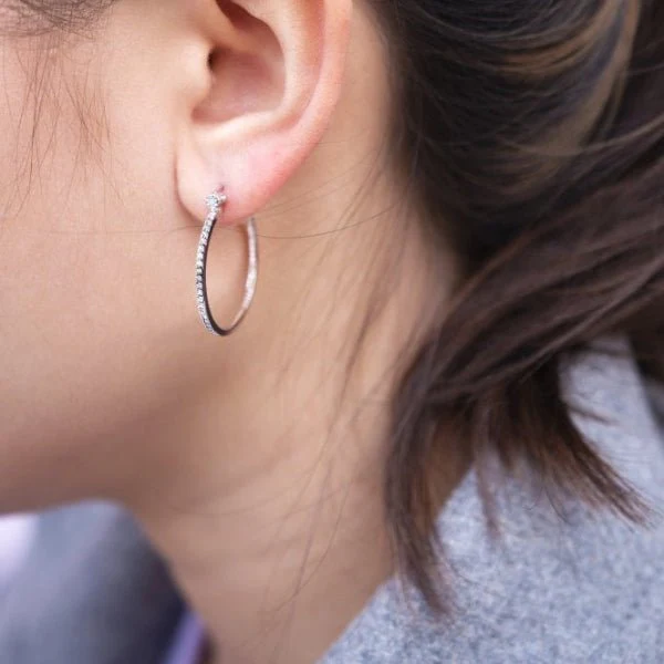 Hot Diamonds
Silver White Topaz Hoop Earrings - Image 2