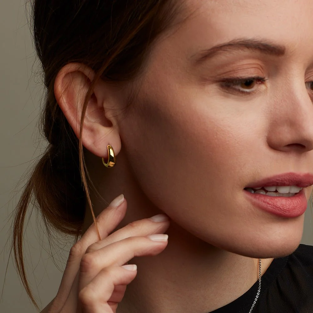 Kit Heath Bevel Cirque Gold Hinged Huggie Hoop Earrings - Image 2