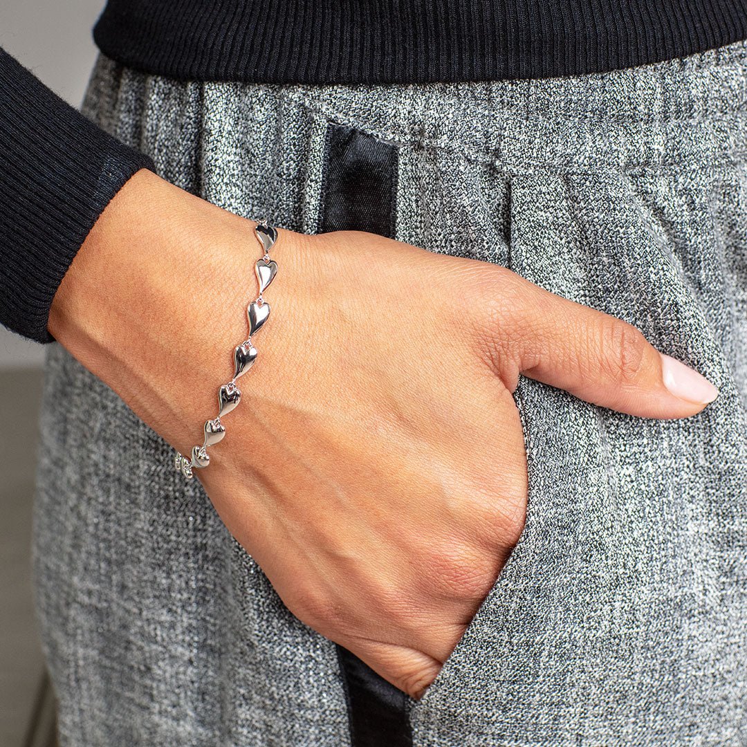 Kit Heath Silver Desire Kiss Linking Hearts Bracelet - Image 2