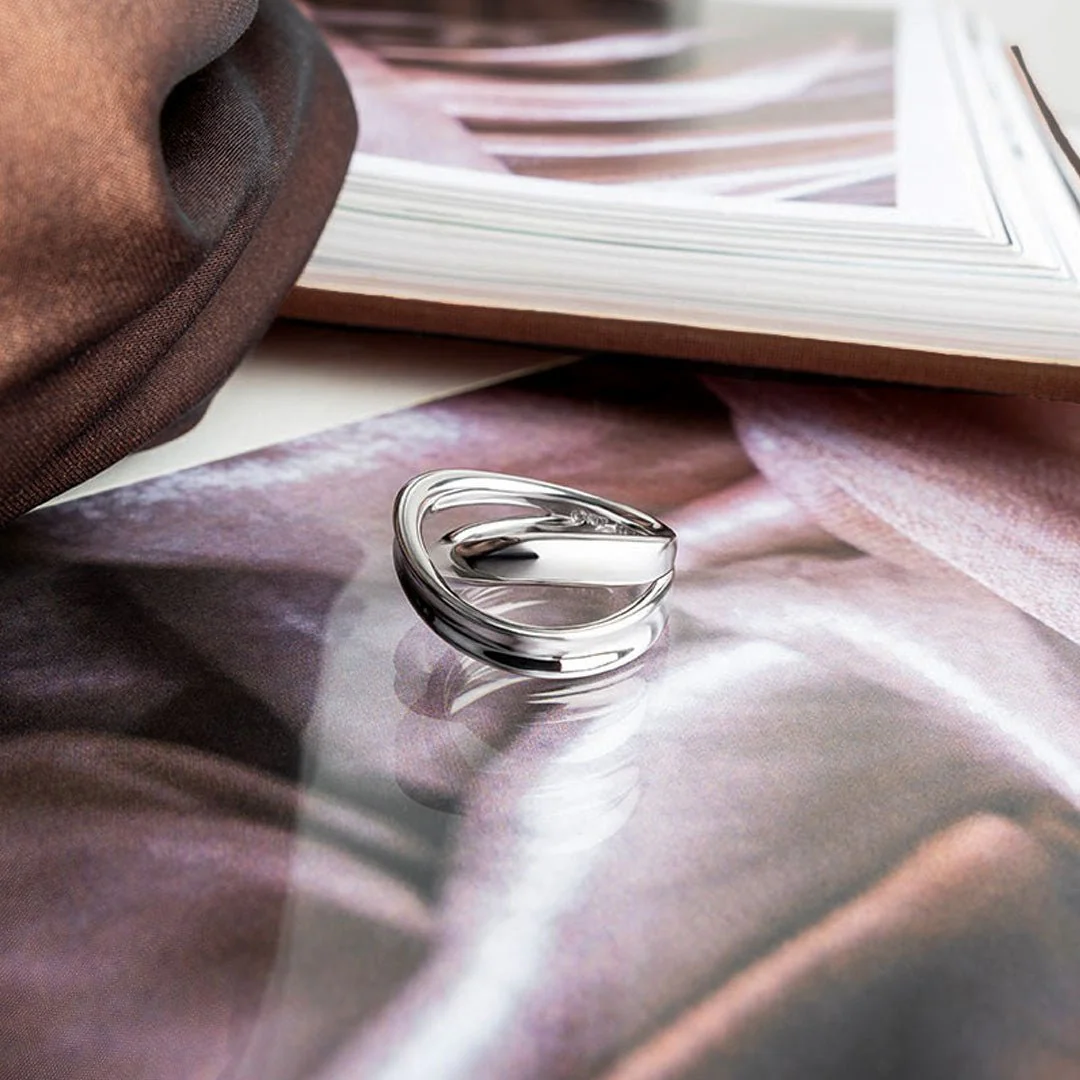 Kit Heath Silver Serenity Grande Crossover Ring - Image 5