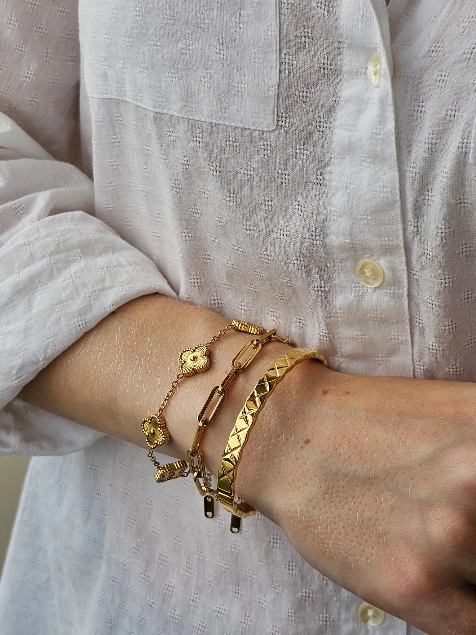Mococo Gold Link Bracelet - Image 2