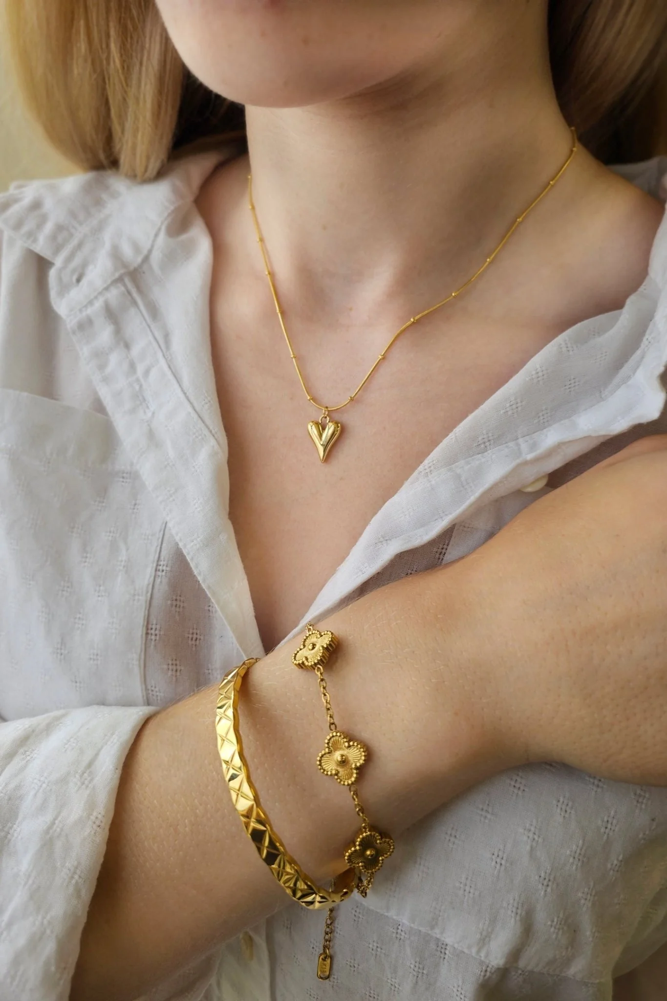Mococo Gold Heart Necklace - Image 3