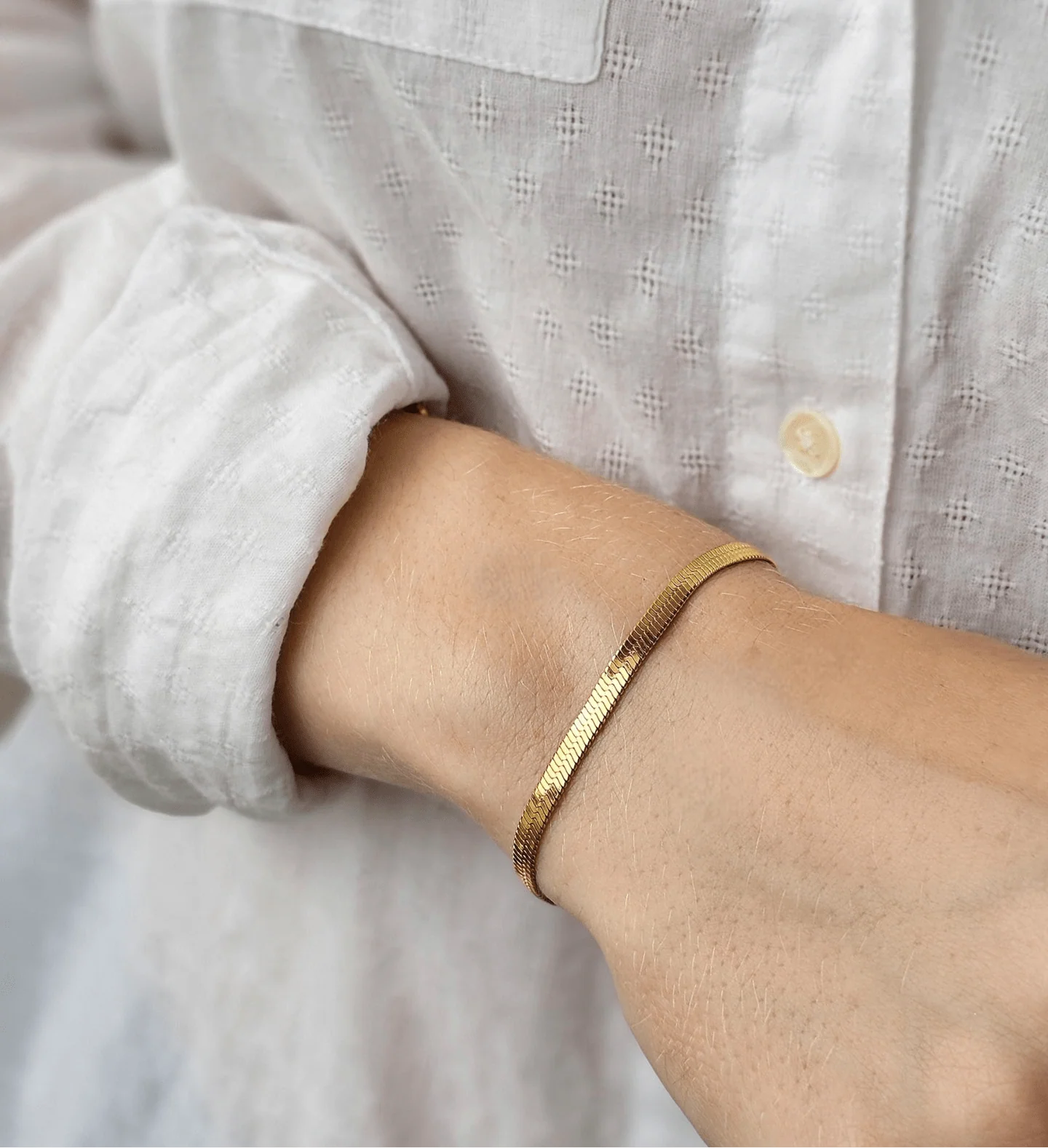 Mococo Gold Dainty Herringbone Chain Bracelet