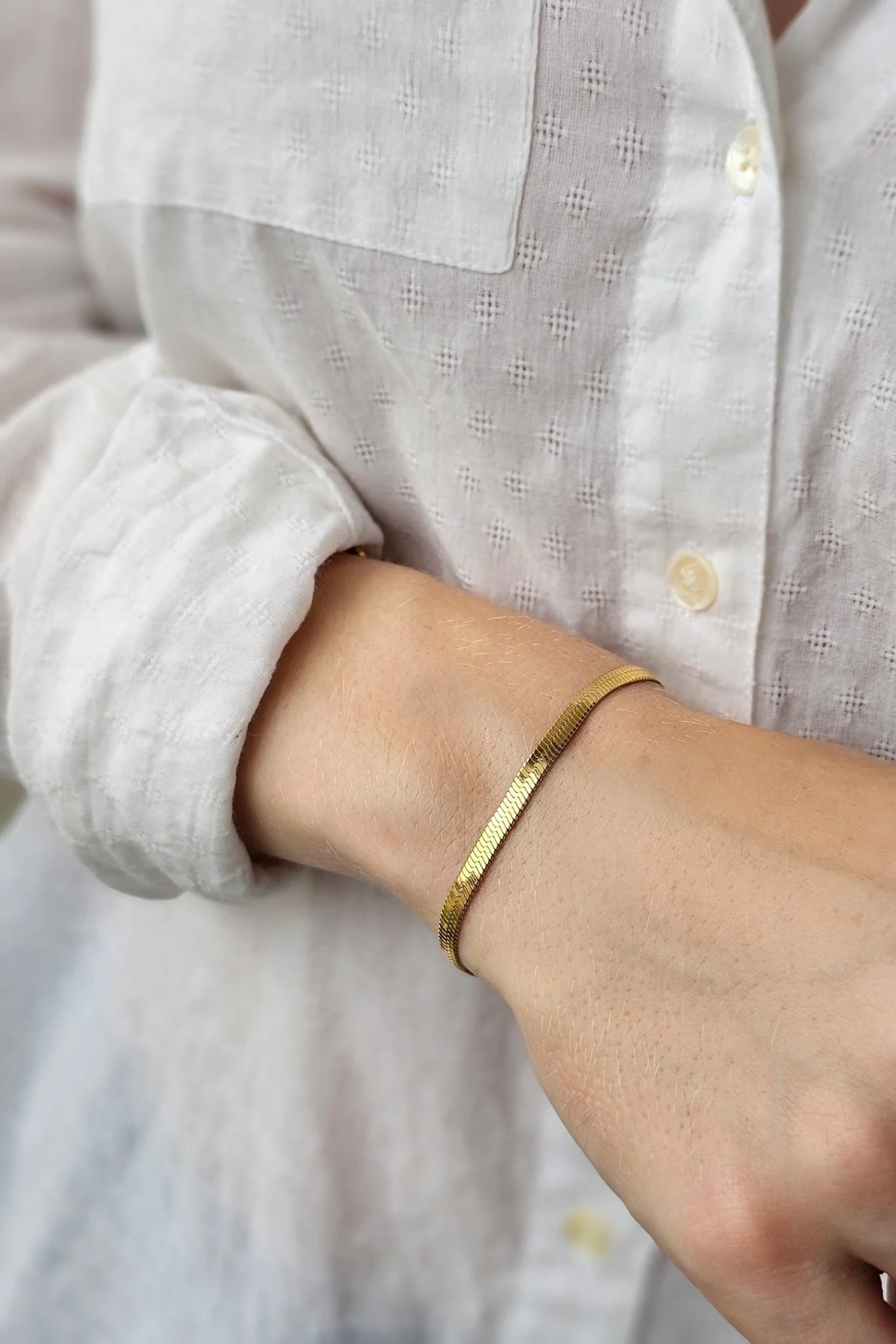 Mococo Gold Dainty Herringbone Chain Bracelet - Image 4