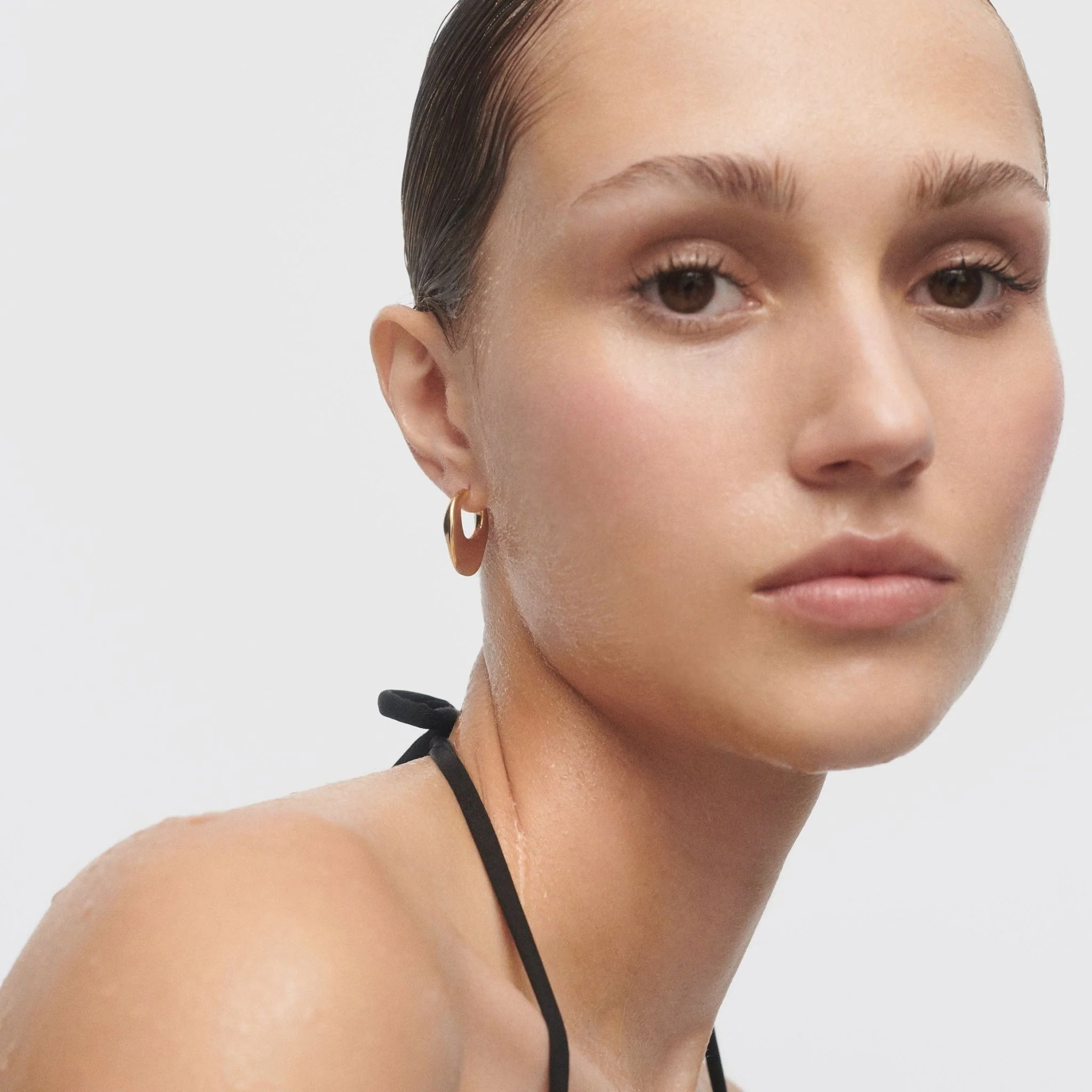 PDPAOLA Gold Volcano Hoop Earrings - Image 5