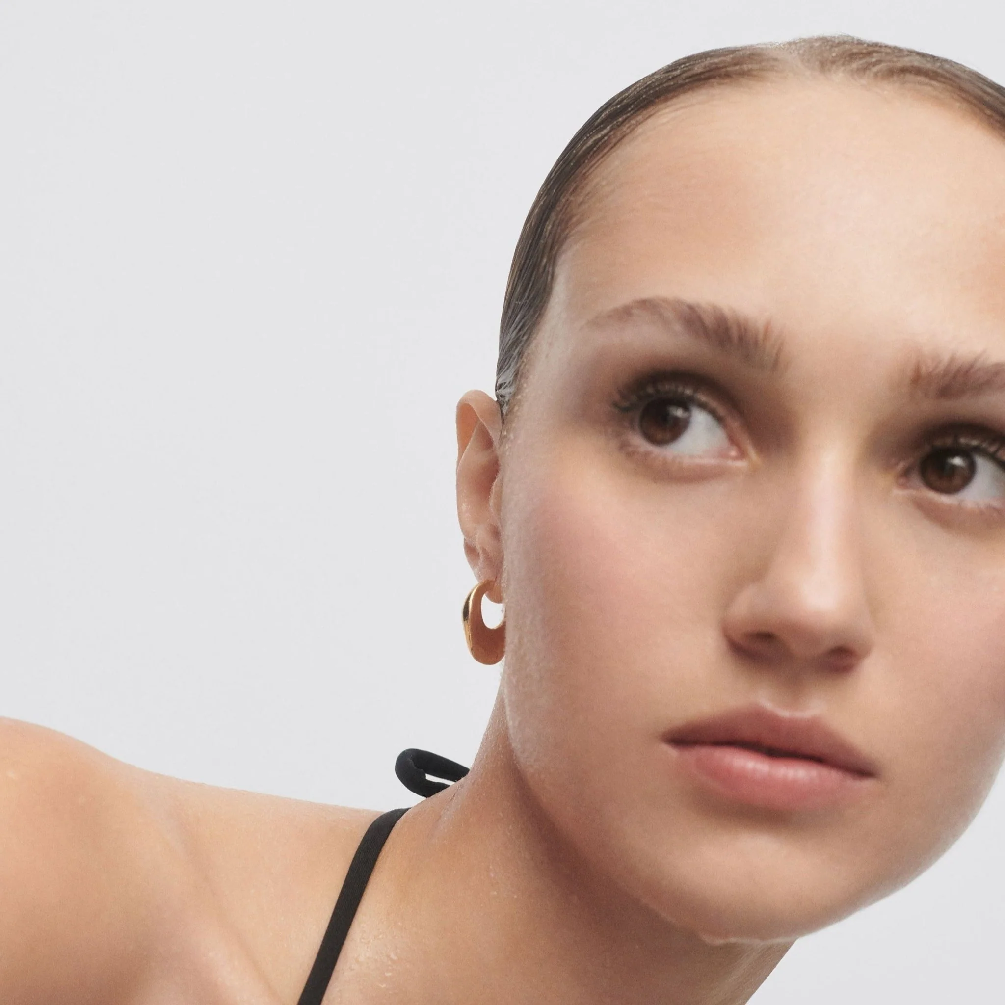 PDPAOLA Gold Volcano Hoop Earrings - Image 6