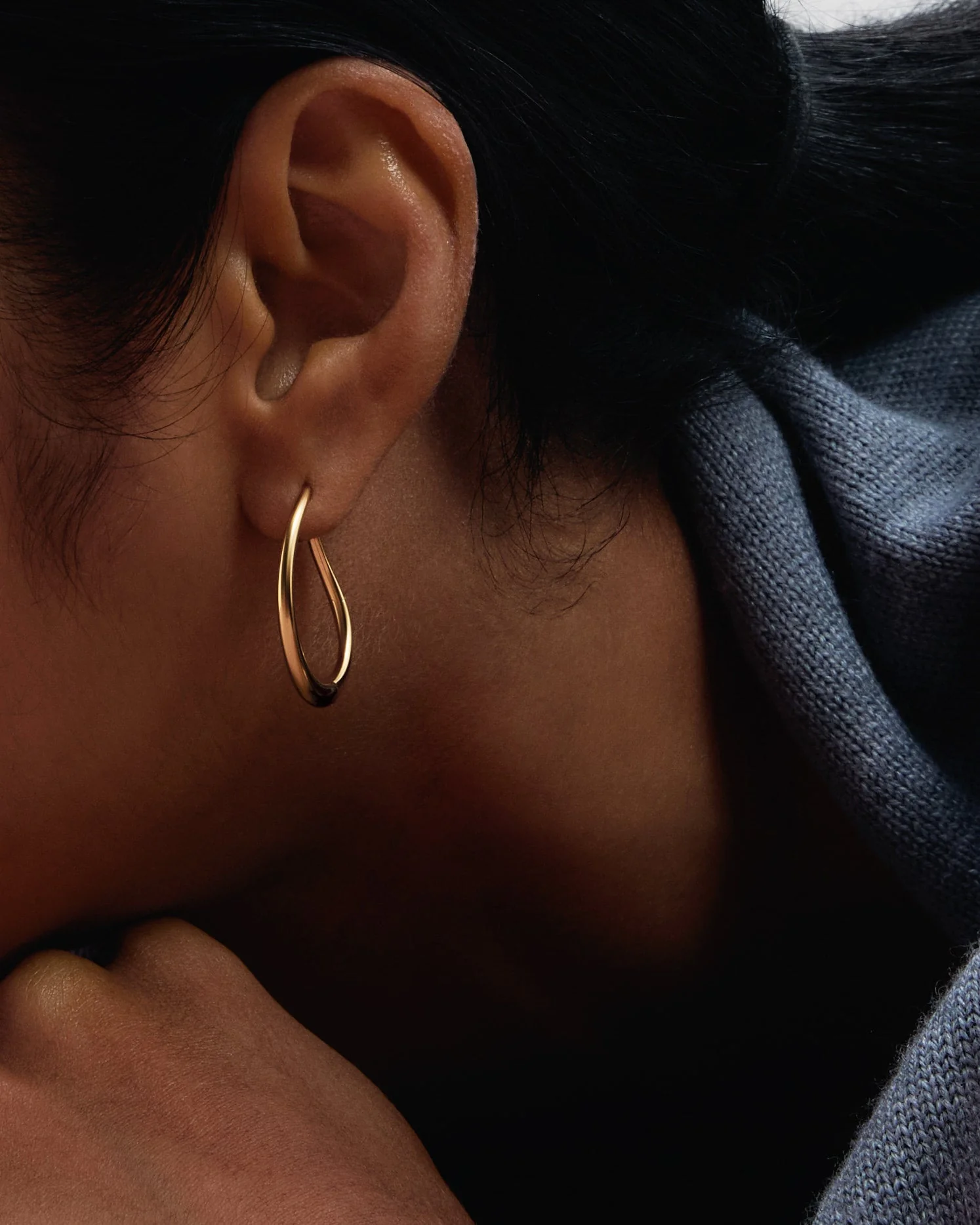 PDPAOLA Gold Halo Hoops Oval Hoop Earrings - Image 5