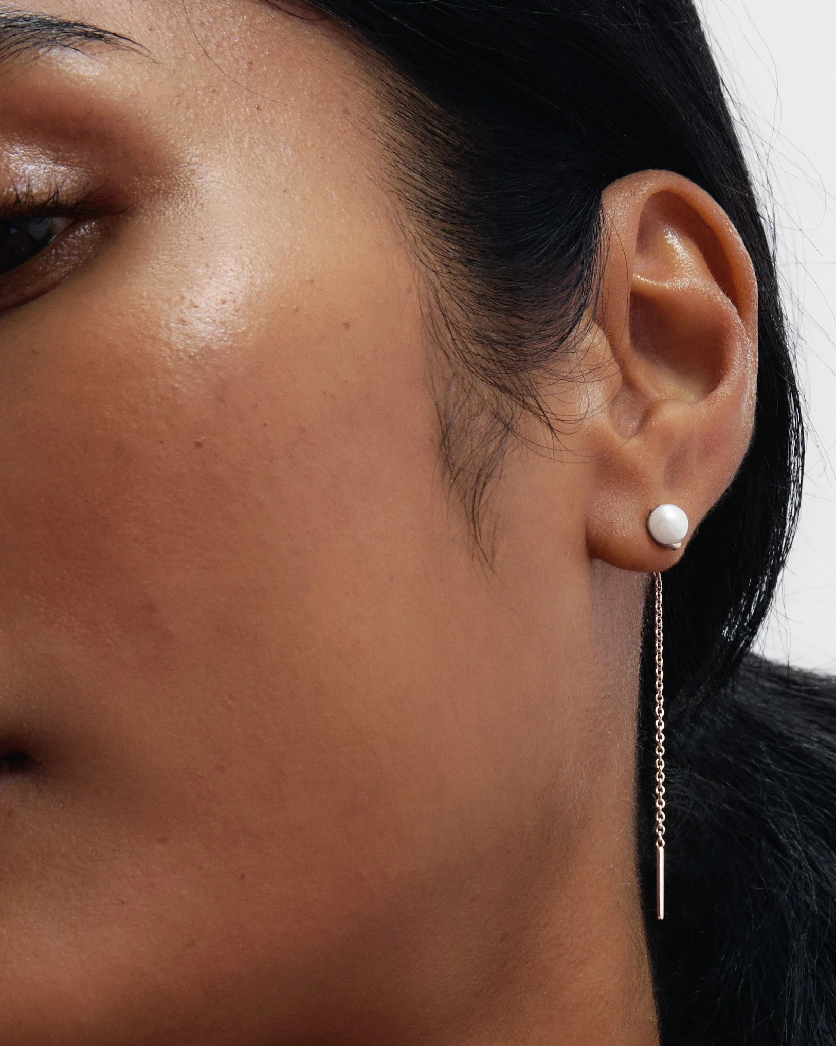 PDPAOLA Silver La Perla Lyra Pearl Drop Earrings - Image 2
