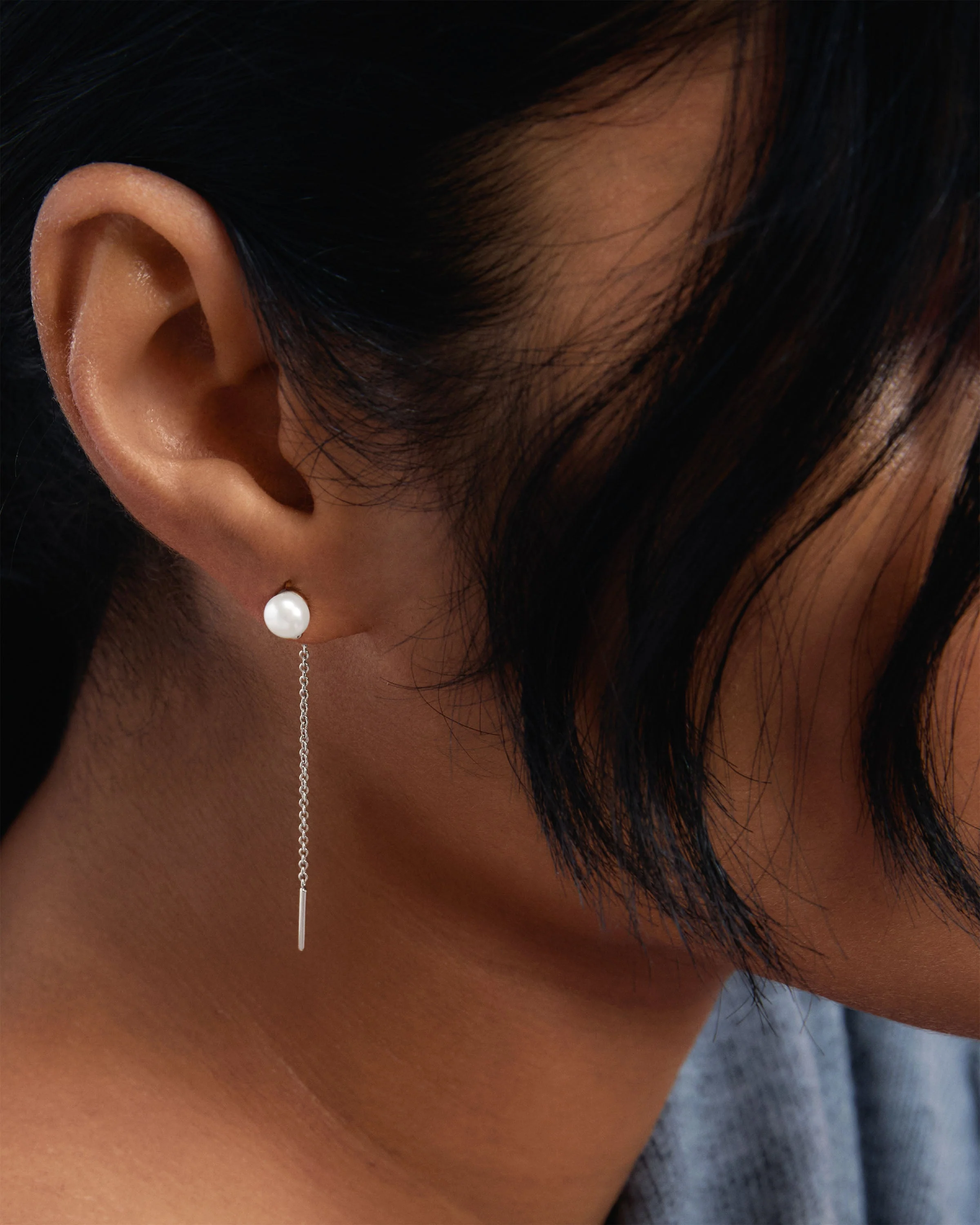 PDPAOLA Silver La Perla Lyra Pearl Drop Earrings - Image 4