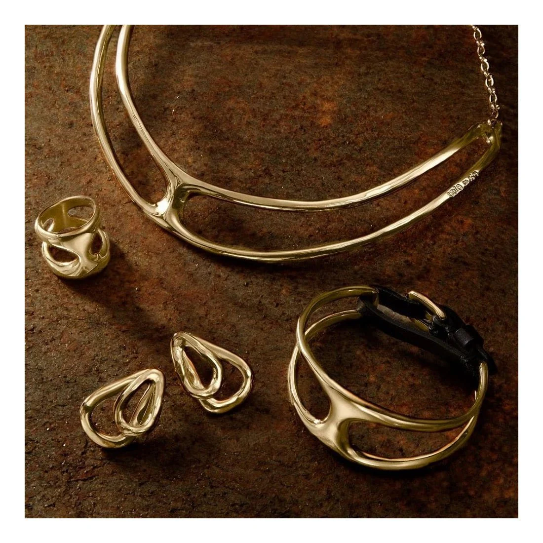 UNOde50 Gold Connected Earring - Image 3