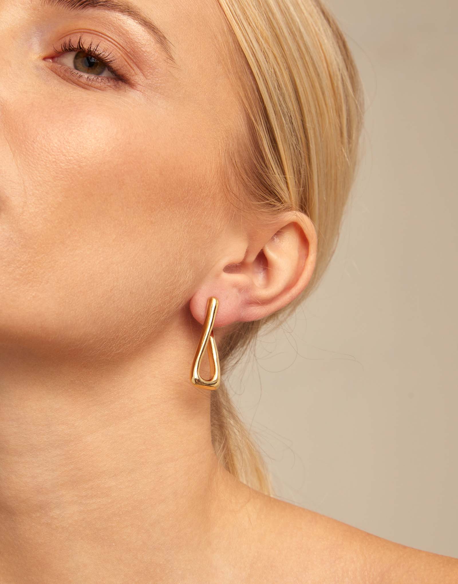 UNOde50 Gold For U Earrings - Image 2