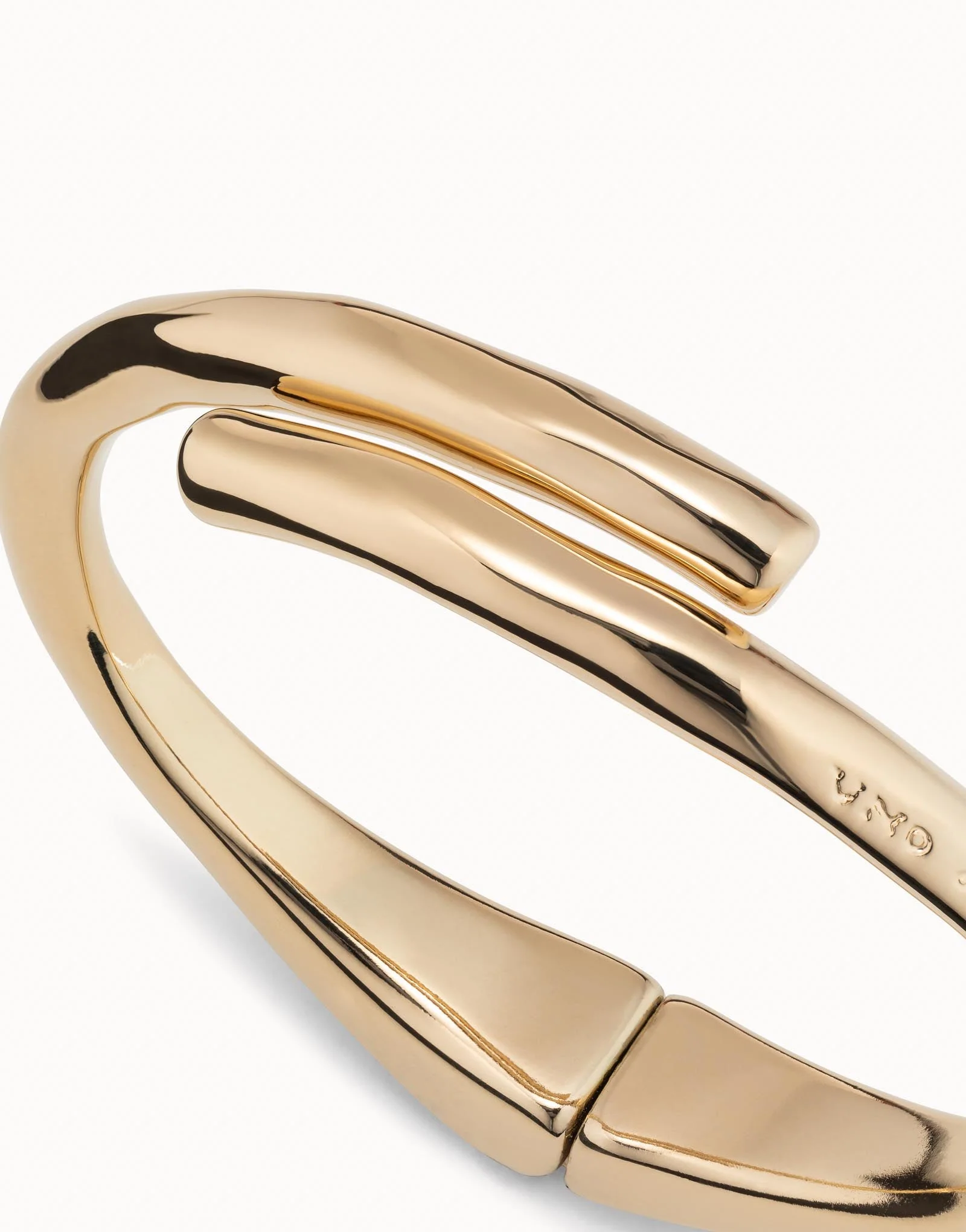 UNOde50 Gold Meeting Point Bracelet - Image 4