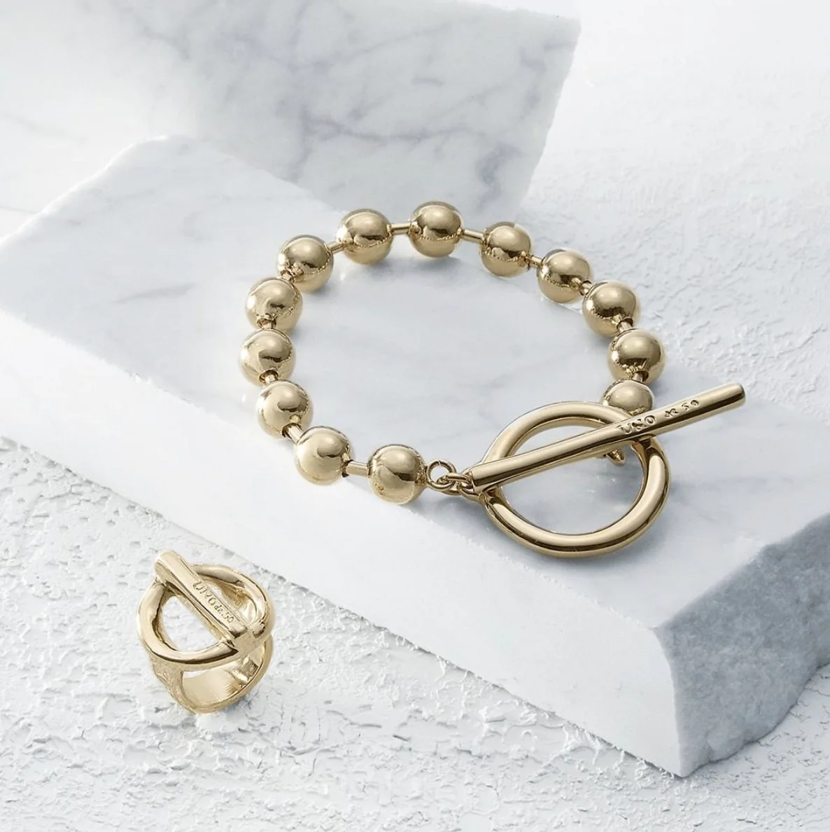 UNOde50 Gold On / Off Bracelet - Image 2