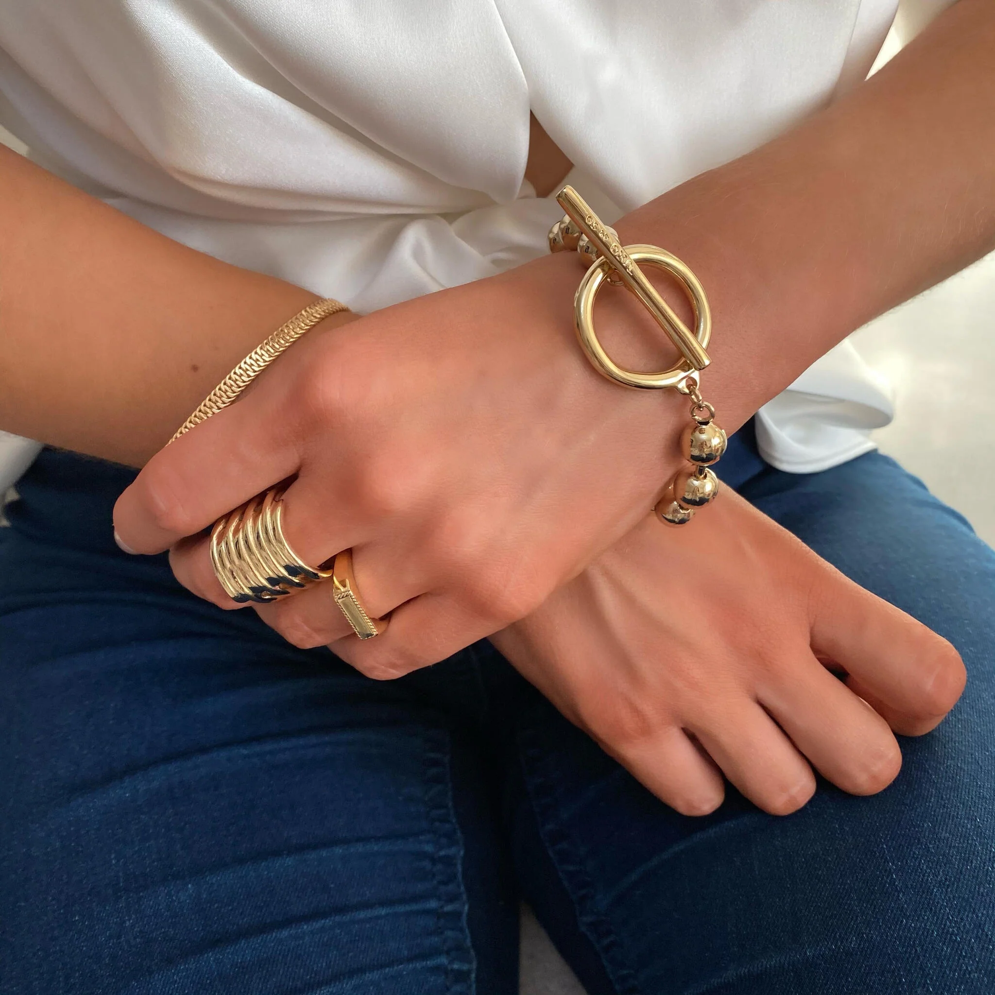 UNOde50 Gold On / Off Bracelet - Image 3