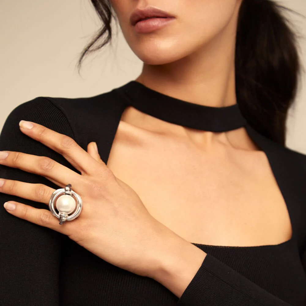 UNOde50 Silver Pearl Ring - Image 2